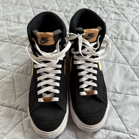 Nike Blazer Mid 77 Pomegranate - Picture 5 of 14